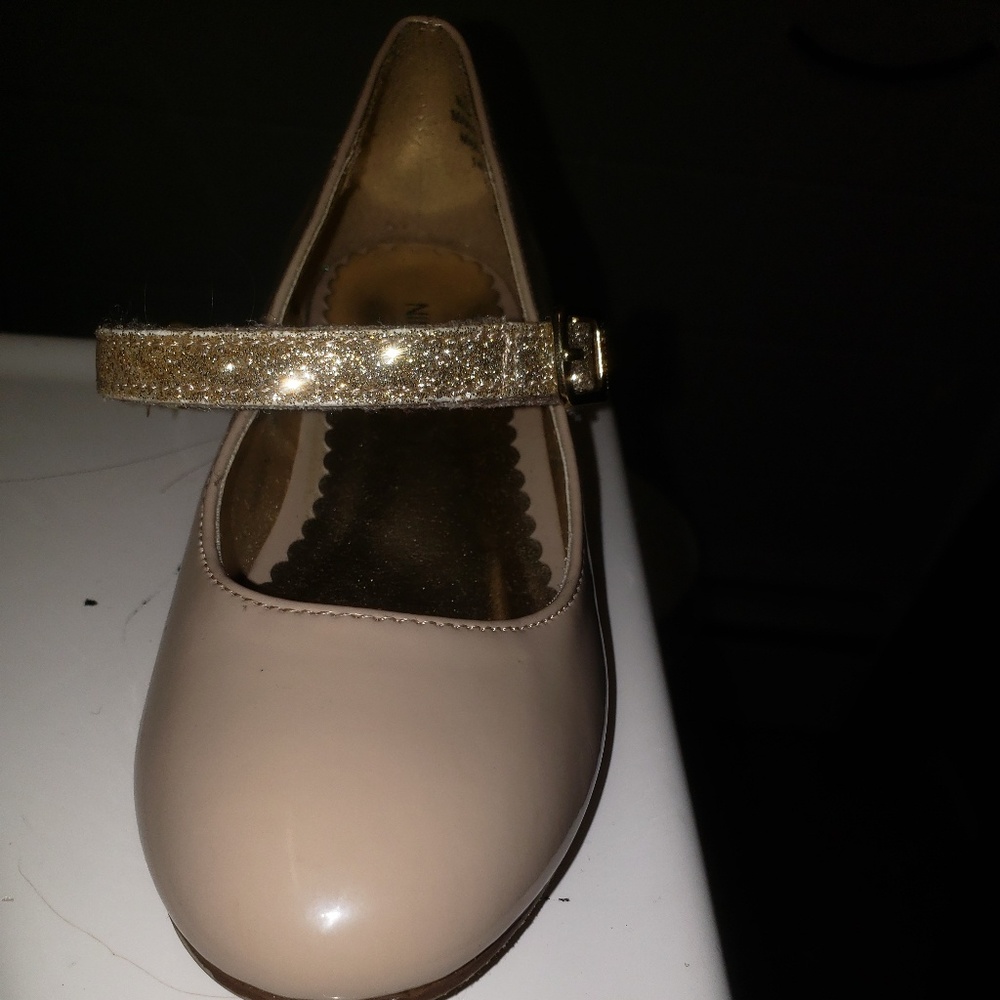 Shoes - Picture 4 of 5
